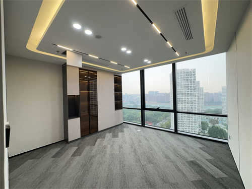 广播大厦 198㎡办公室 5.5元/平米/天